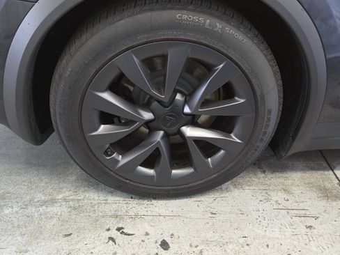 Used 2024 Tesla Model X AWD/4WD image 5