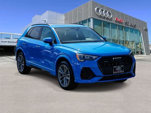 Used 2022 Audi Q3 2.0T Premium w/ Black Optic Sport Package image 5