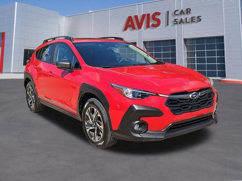 Used 2025 Subaru Crosstrek 2.5i Premium AWD/4WD image 3