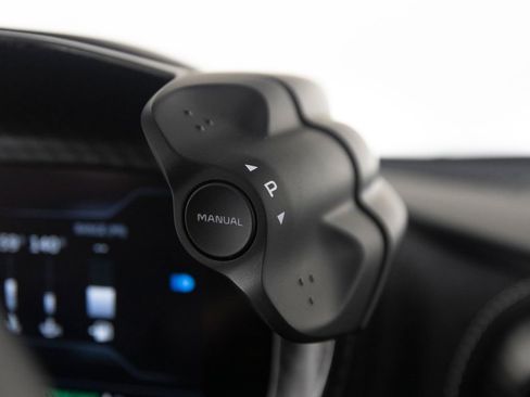 Used 2025 McLaren 750S RWD image 30
