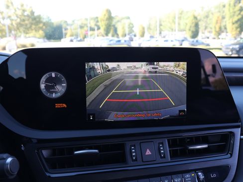 Used 2025 Lexus ES 350 w/ Premium Package image 23