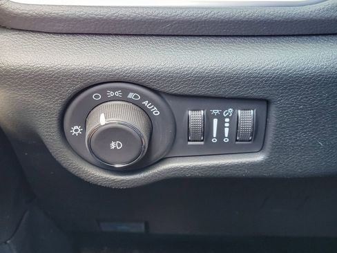 New 2026 Chrysler Pacifica Pinnacle image 11