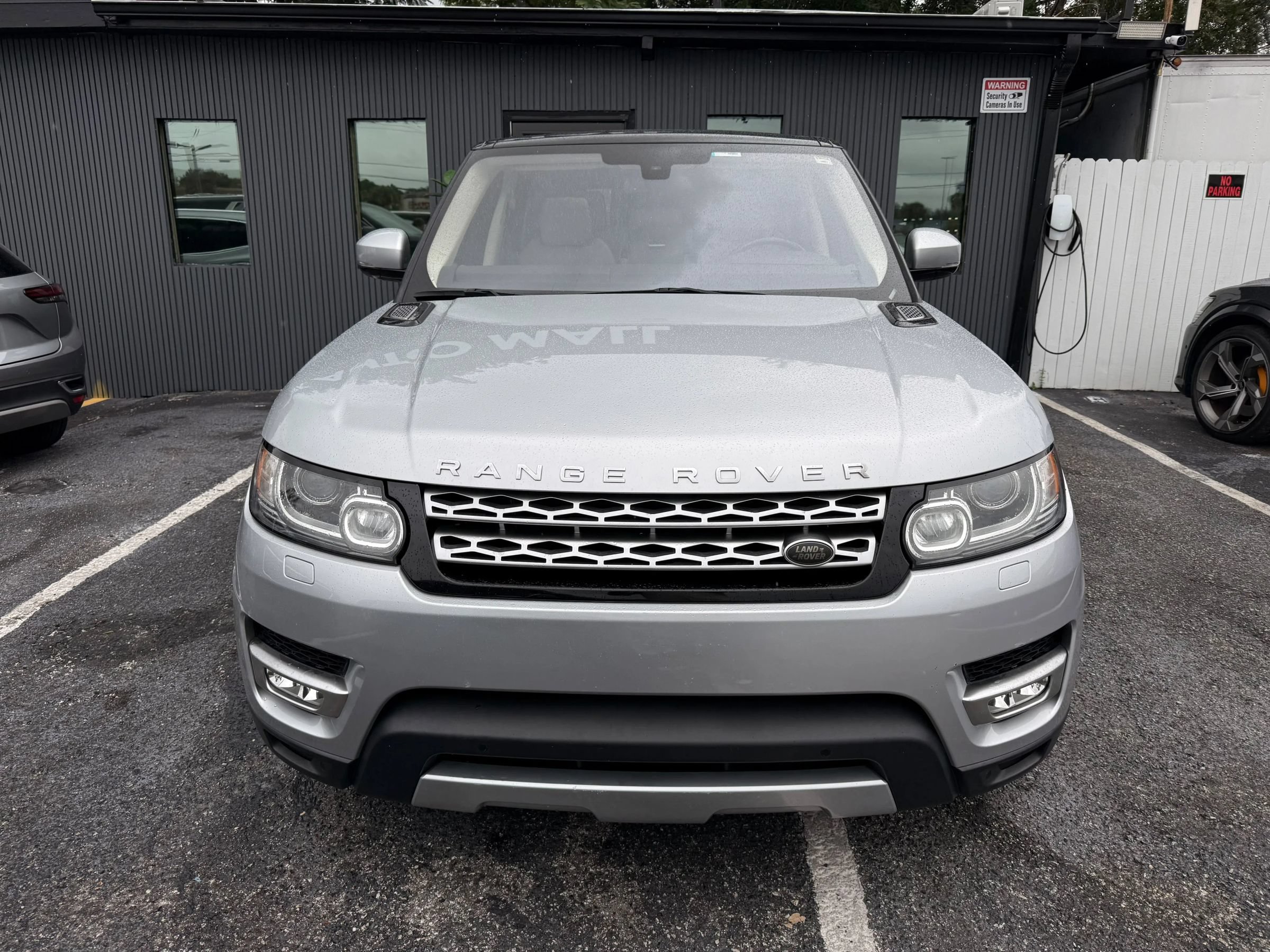 Used 2016 Land Rover Range Rover Sport HSE AWD/4WD image 2