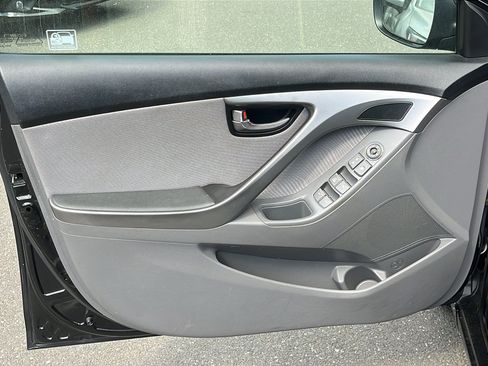 Used 2011 Hyundai Elantra GLS w/ Preferred Equipment Pkg 3 FWD image 10