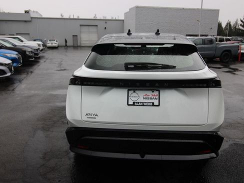 Used 2023 Nissan Ariya FWD image 4