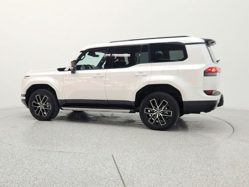 Used 2025 Lexus GX 550 w/ Accessory Package (Z1) AWD/4WD image 8