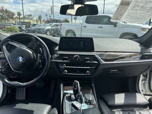 Used 2020 BMW 530i w/ Convenience Package RWD image 14