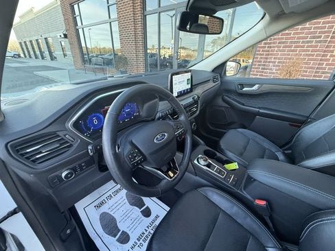 Used 2020 Ford Escape Titanium w/ Titanium Premium Package 2.0 image 17