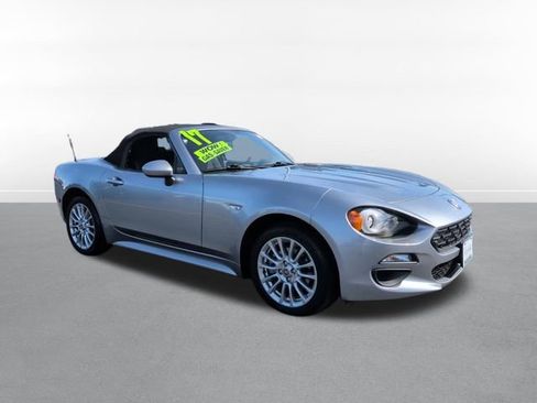 Used 2017 FIAT 124 Spider Classica image 25