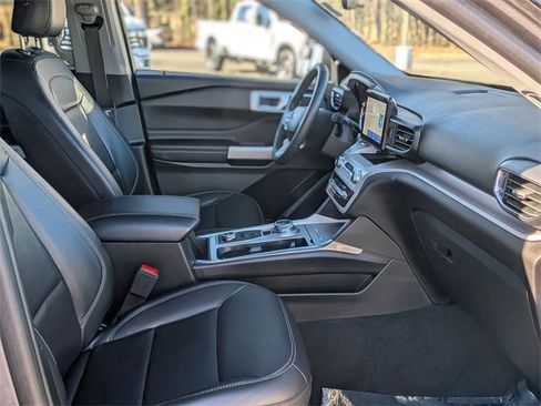 Used 2023 Ford Explorer XLT w/ Equipment Group 202A image 38