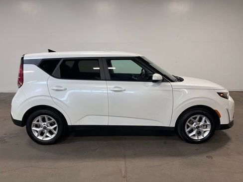 Used 2024 Kia Soul LX w/ Option Group 015 image 2
