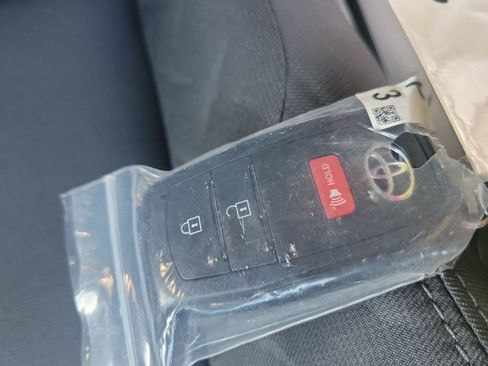 Certified 2025 Toyota Tacoma SR5 image 33