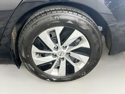 Used 2024 Nissan Altima 2.5 S FWD image 11