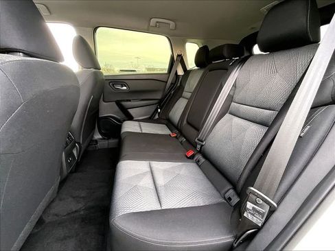 Used 2025 Nissan Rogue SV image 14