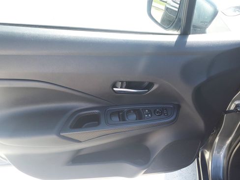 Used 2023 Nissan Versa SV FWD image 12