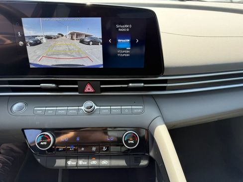 Used 2024 Hyundai Elantra SEL FWD image 26