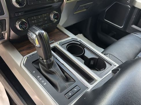 Used 2018 Ford F150 Lariat w/ Equipment Group 502A Luxury AWD/4WD image 25