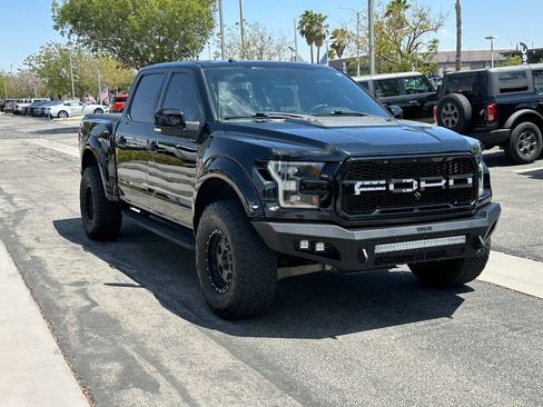 Used 2018 Ford F150 Raptor w/ Equipment Group 802A Luxury AWD/4WD image 8