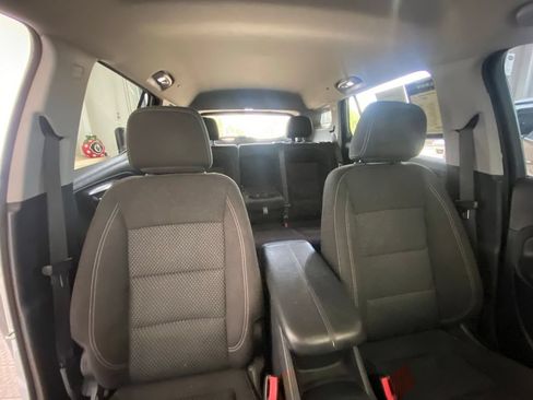 Used 2023 GMC Terrain SLE FWD image 29