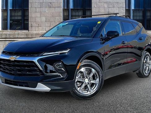 Used 2024 Chevrolet Blazer LT w/ Convenience Package AWD/4WD image 2