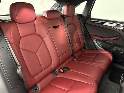 Certified 2022 Porsche Macan S image 23