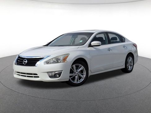 Used 2014 Nissan Altima 2.5 SL w/ Moonroof Package FWD image 1