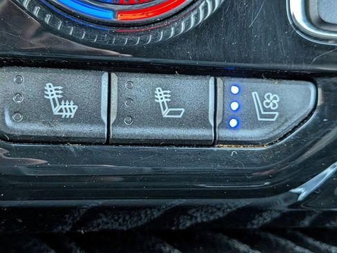 Used 2023 GMC Yukon Denali image 26