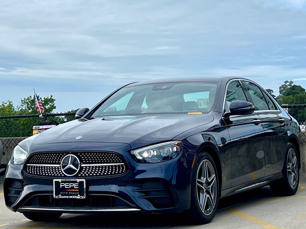 Used 2023 Mercedes-Benz E 350 4MATIC Sedan image 3