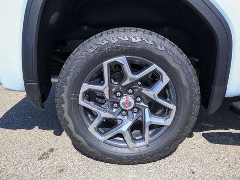 New 2026 GMC Sierra 1500 SLT w/ SLT Premium Plus Package AWD/4WD image 33