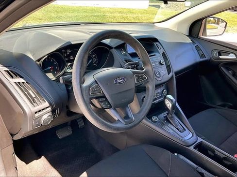 Used 2016 Ford Focus SE FWD image 14