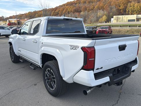 New 2025 Toyota Tacoma TRD Sport AWD/4WD image 4