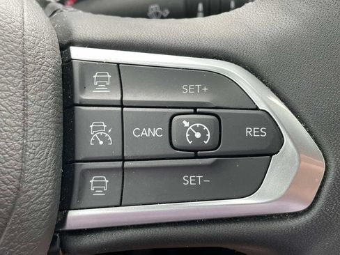Used 2025 Jeep Compass Limited AWD/4WD image 29