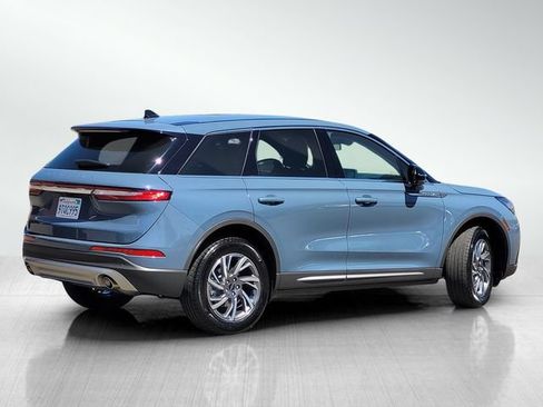 Used 2025 Lincoln Corsair FWD w/ Equipment Group 101A image 4