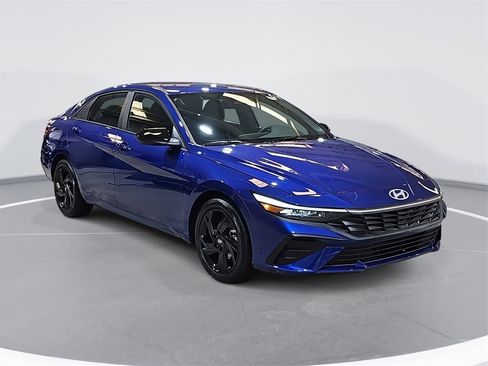 New 2026 Hyundai Elantra Sport image 3