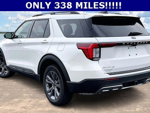 Used 2026 Ford Explorer Active image 4