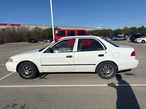Used 1999 Toyota Corolla CE image 2