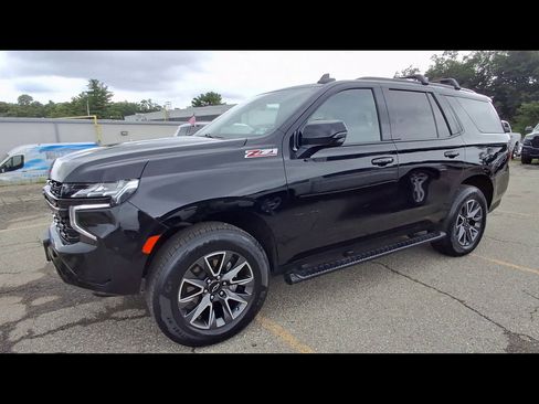 Used 2023 Chevrolet Tahoe Z71 w/ Luxury Package AWD/4WD image 4