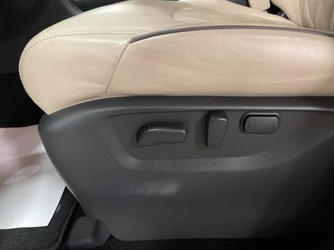 Used 2023 Nissan Armada Platinum w/ Captain's Chairs Package image 11