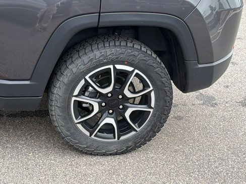 Used 2024 Jeep Compass Trailhawk AWD/4WD image 12