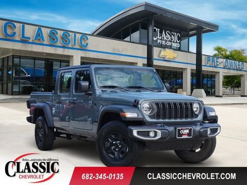 Used 2025 Jeep Gladiator Sport AWD/4WD image 1