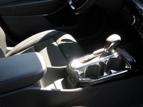Used 2026 Chevrolet Trax RS FWD image 19