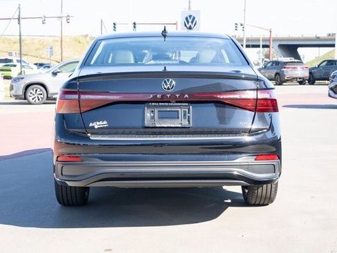 New 2026 Volkswagen Jetta SE image 5