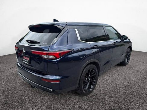Used 2022 Mitsubishi Outlander SE AWD/4WD image 5