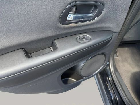 Used 2021 Honda HR-V LX image 31