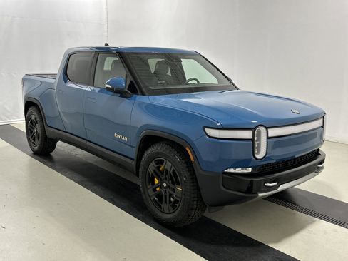 Used 2022 Rivian R1T Adventure image 7