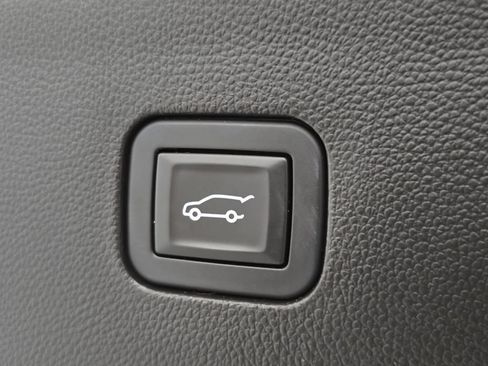 Used 2019 Buick Enclave Essence FWD image 29