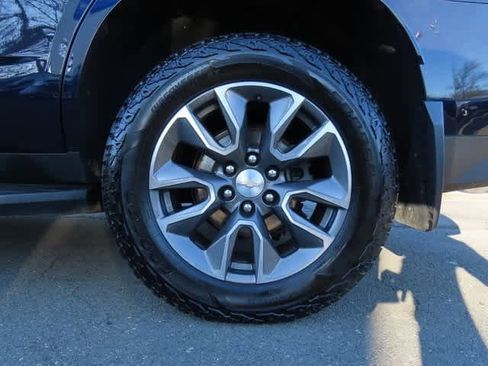 Used 2022 Chevrolet Tahoe LT w/ LT Signature Plus Package image 9