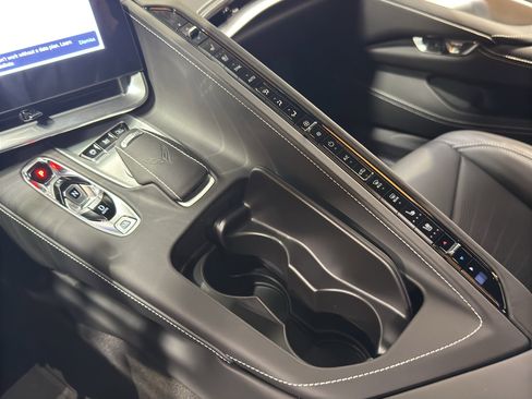 Used 2024 Chevrolet Corvette Stingray Premium Cpe w/ Z51 Performance Package image 25