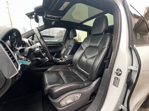 Used 2015 Porsche Cayenne S AWD/4WD image 9
