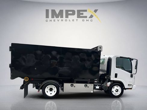 Used 2024 Chevrolet Low Cab Forward RWD image 6
